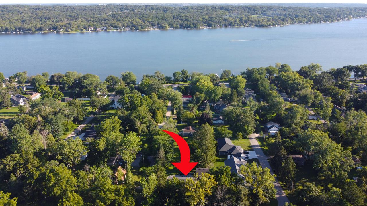 N3199 Hickory Rd, Geneva, WI 53147