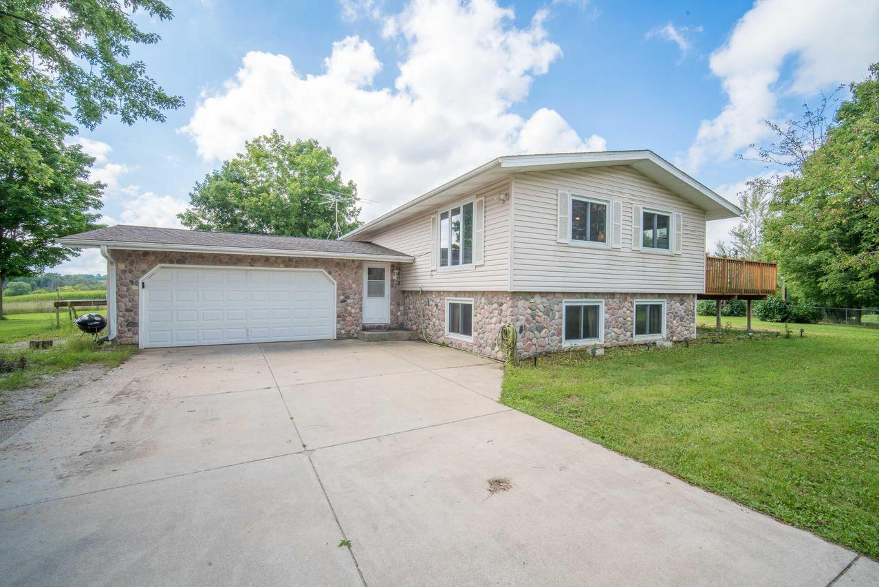 W1242 County Rd., Auburn, WI 53040