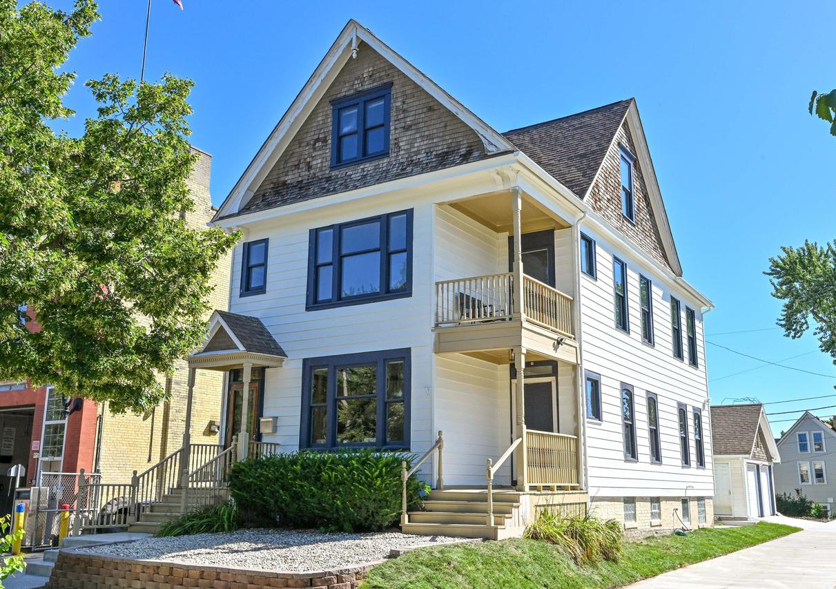 2044 N Palmer St, Milwaukee, WI 53212