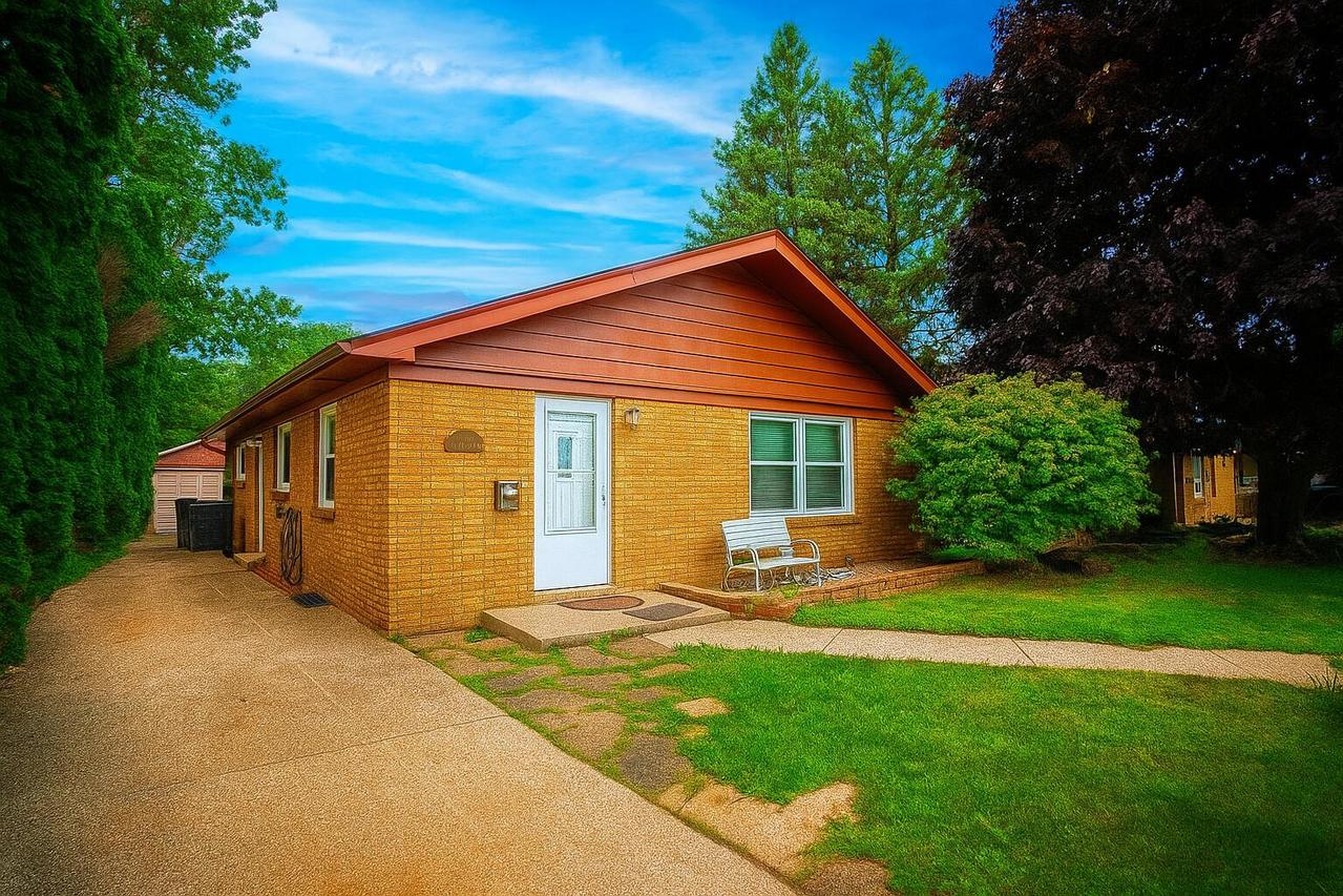 2822 James Blvd, Racine, WI 53403