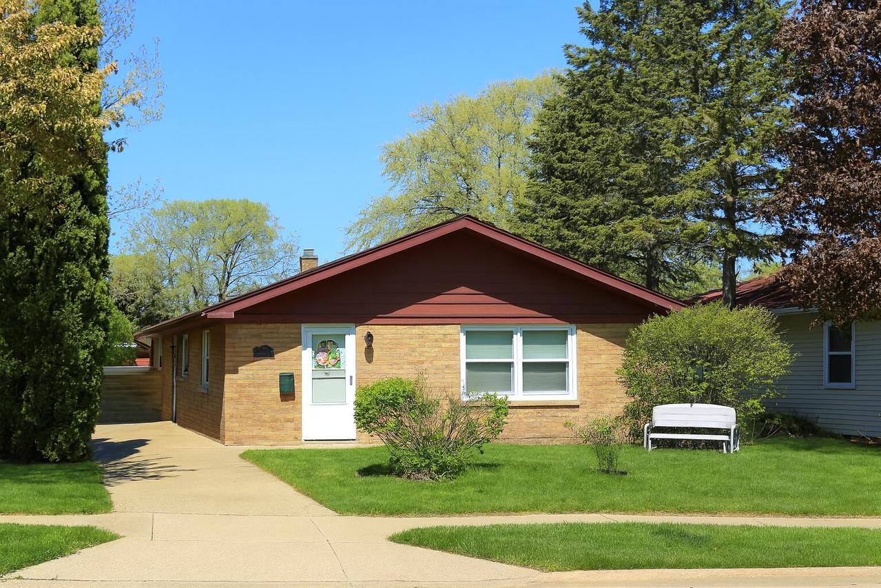 2822 James Blvd, Racine, WI 53403