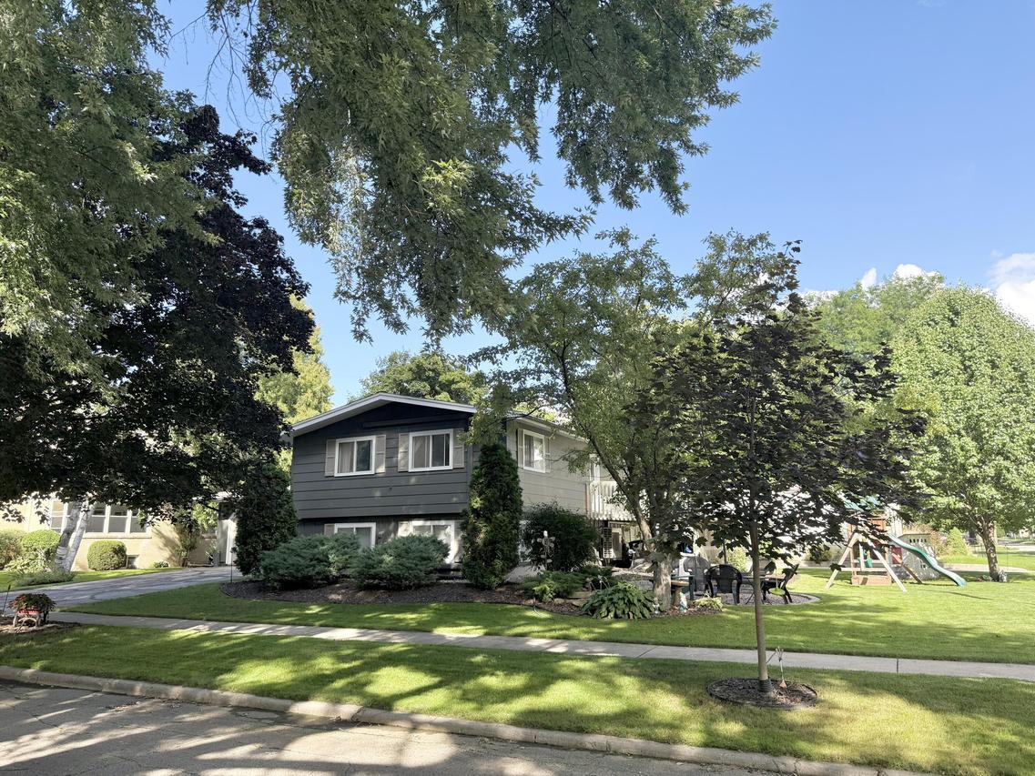 629 Guinette Ave, Fond Du Lac, WI 54935
