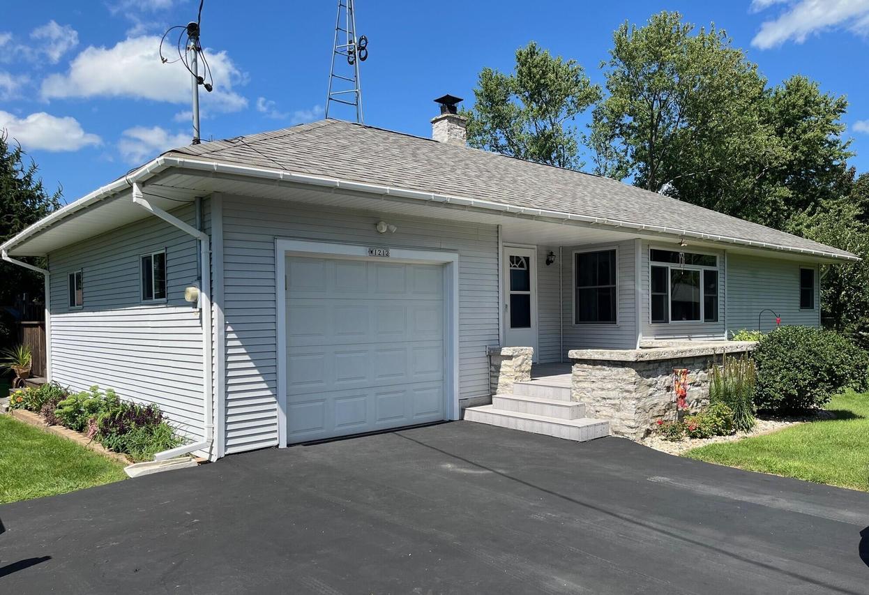 W1212 Beechwood Rd, Bloomfield, WI 53128