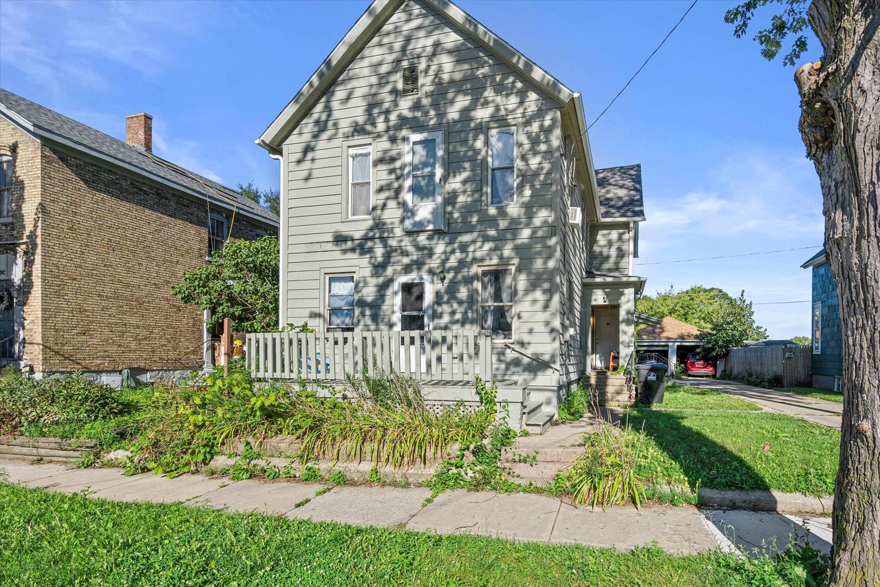 1217 Erie St, Racine, WI 53402
