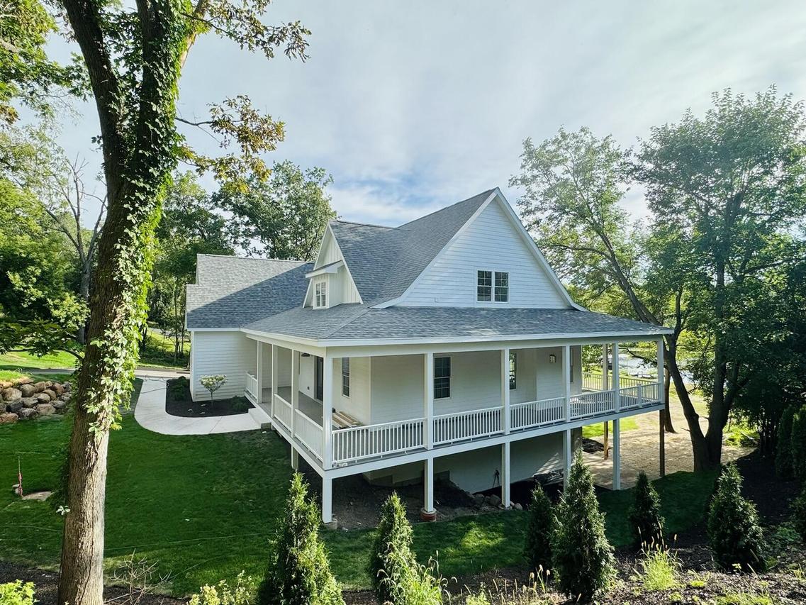 5598 W West Shore, La Grange, WI 53121