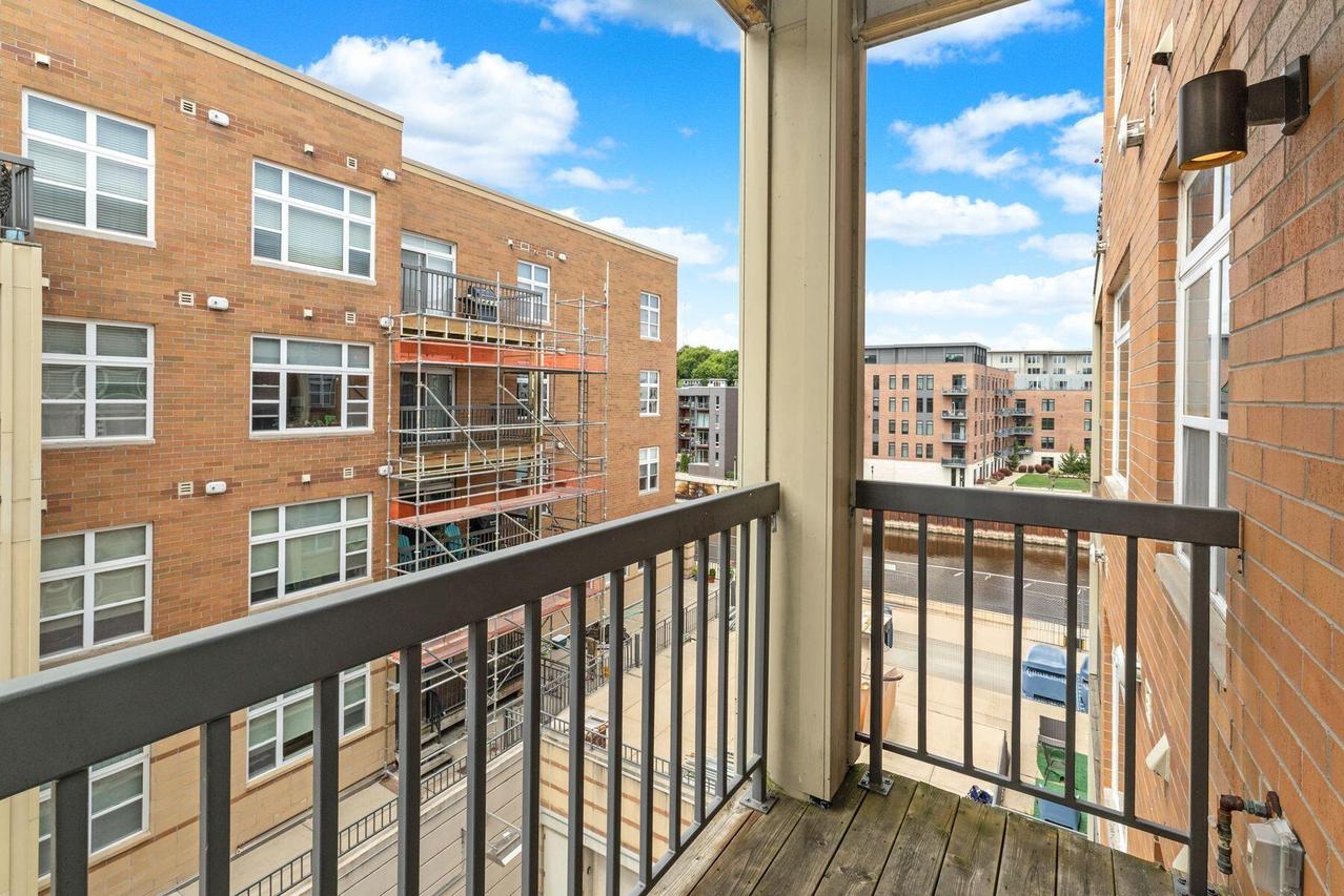 1925 N Water St #301, Milwaukee, WI 53202