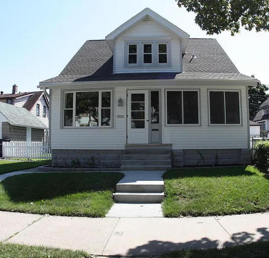 3731 W Dorothy Pl, Milwaukee, WI 53215