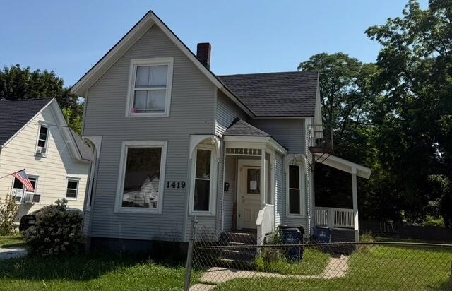 1419 Geneva St, Racine, WI 53404