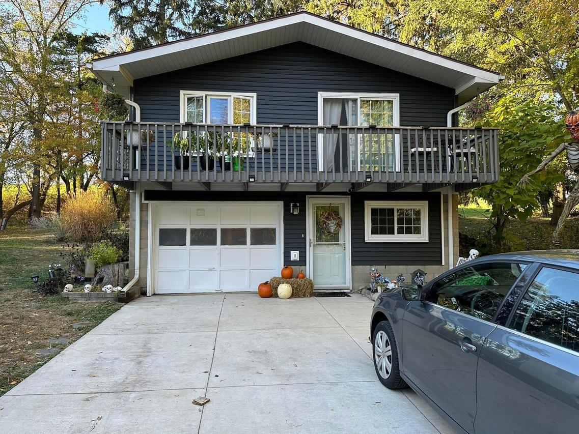 1061 Highland Dr, Twin Lakes, WI 53181
