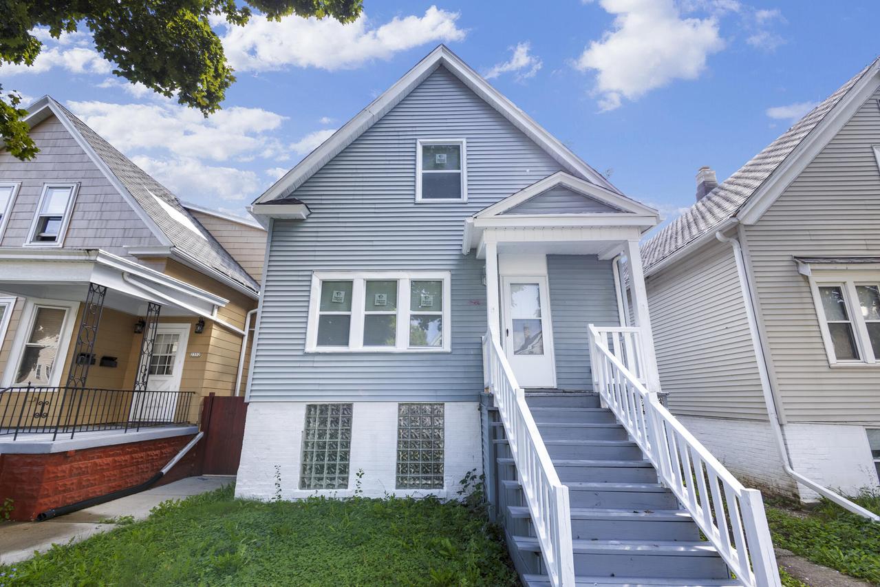 2356 S 19th St, Milwaukee, WI 53215