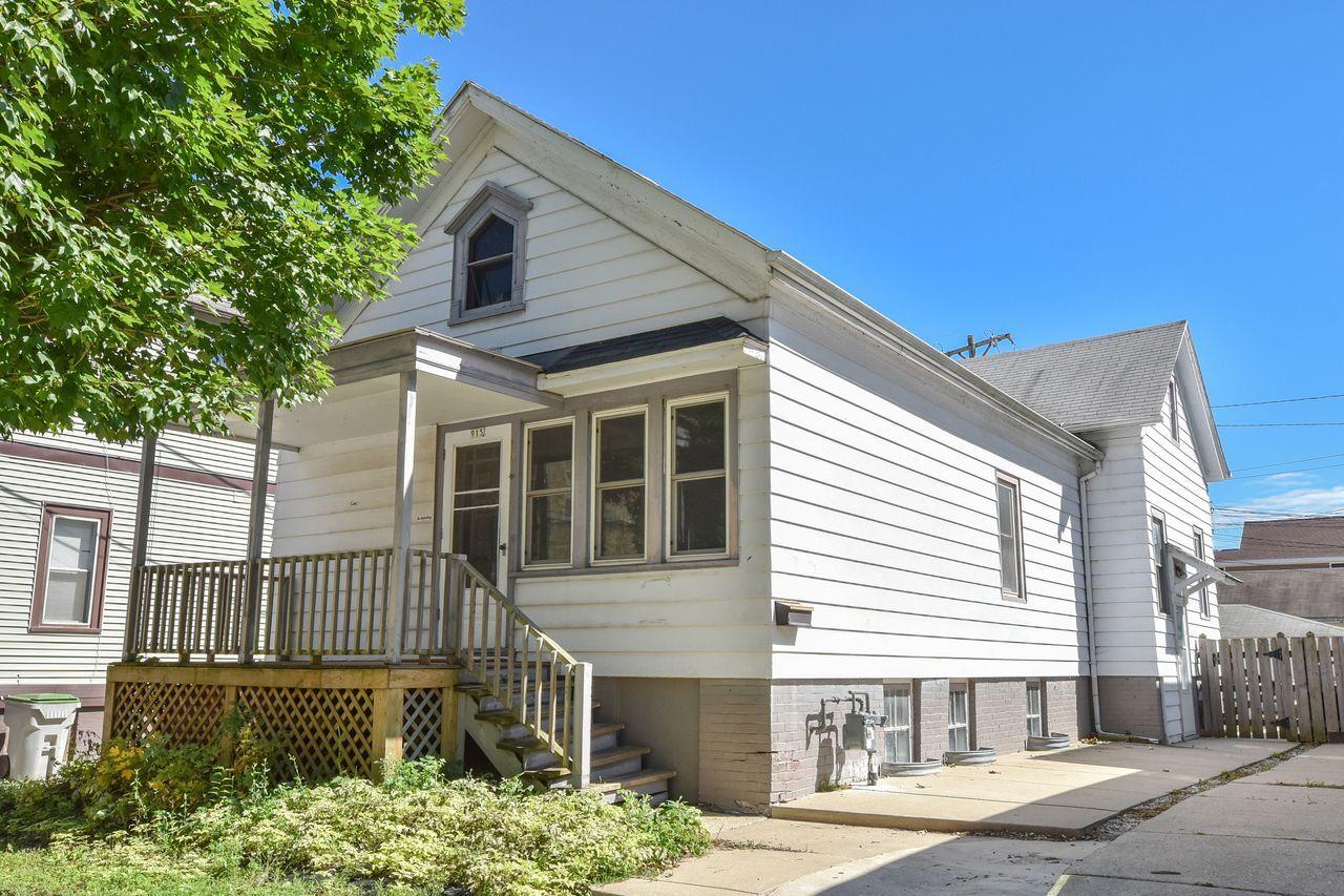 915 E Clarke St, Milwaukee, WI 53212