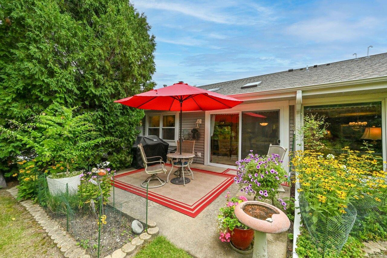 7213 W Mequon Sq., Mequon, WI 53092