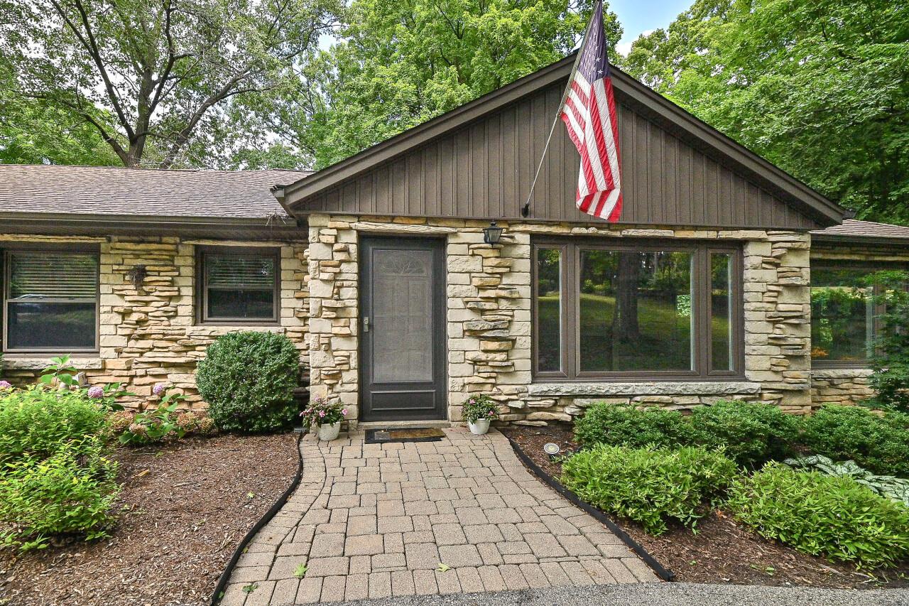19050 W North Ave, Brookfield, WI 53045