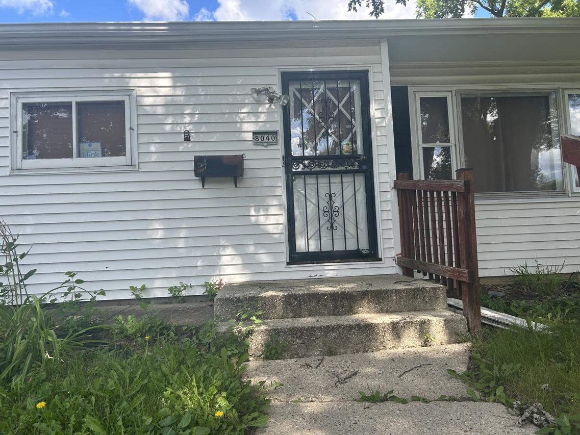 8040 W Custer Ave, Milwaukee, WI 53218