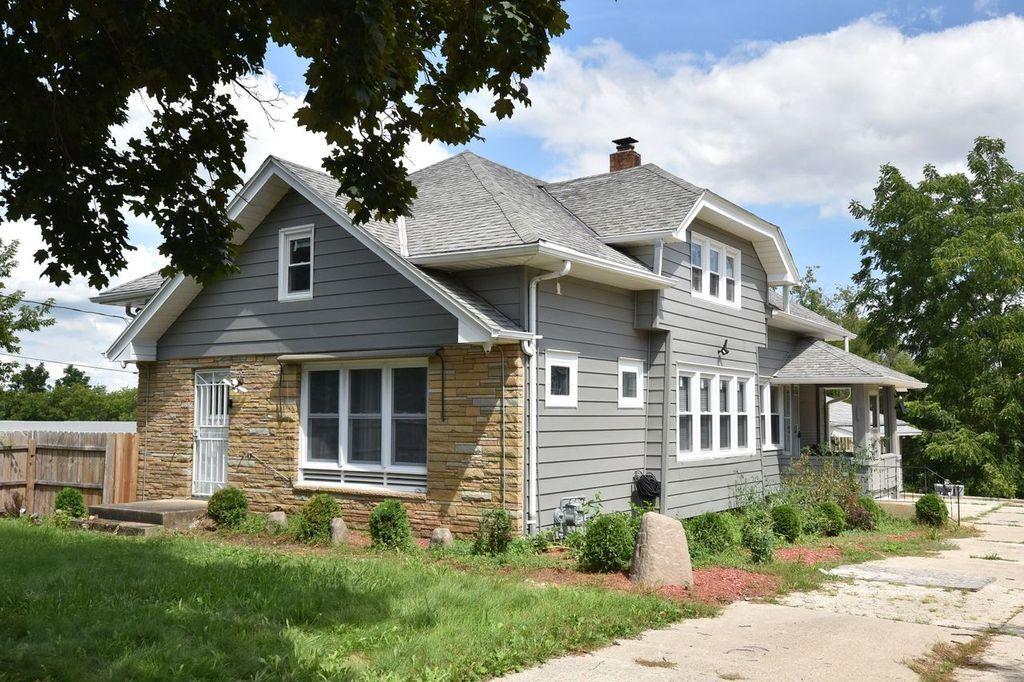 8572 N Granville Rd, Milwaukee, WI 53224