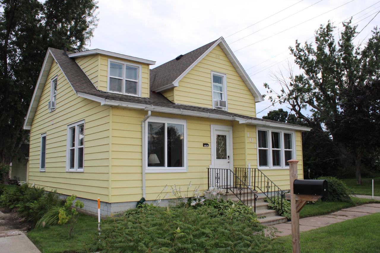 101 Michaels St, Cochrane, WI 54622