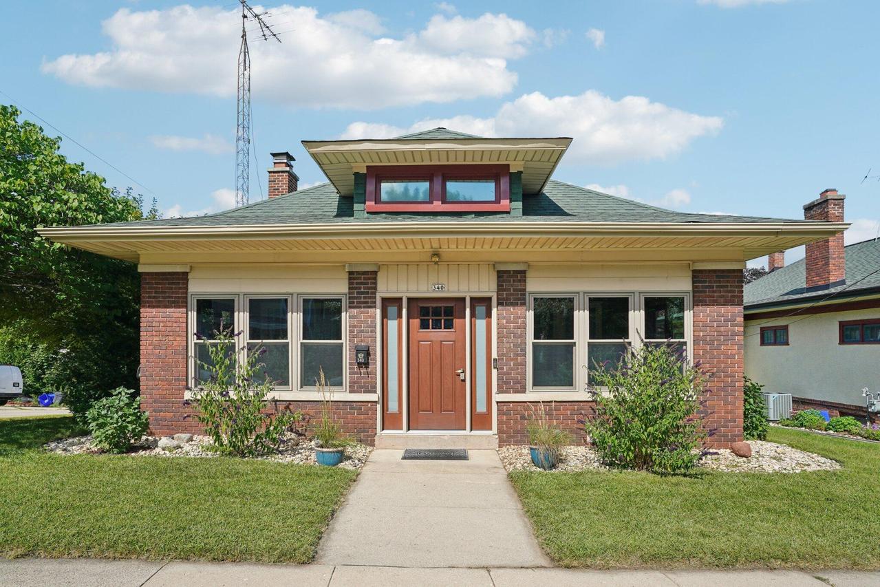 340 Lewis St, Burlington, WI 53105