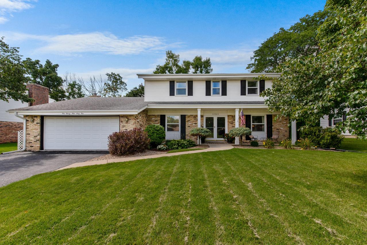 12965 W Crawford Dr, New Berlin, WI 53151