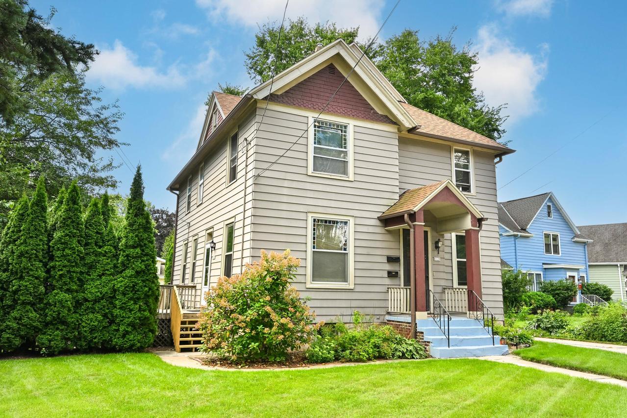 8129 Harwood Ave #8129A, Wauwatosa, WI 53213