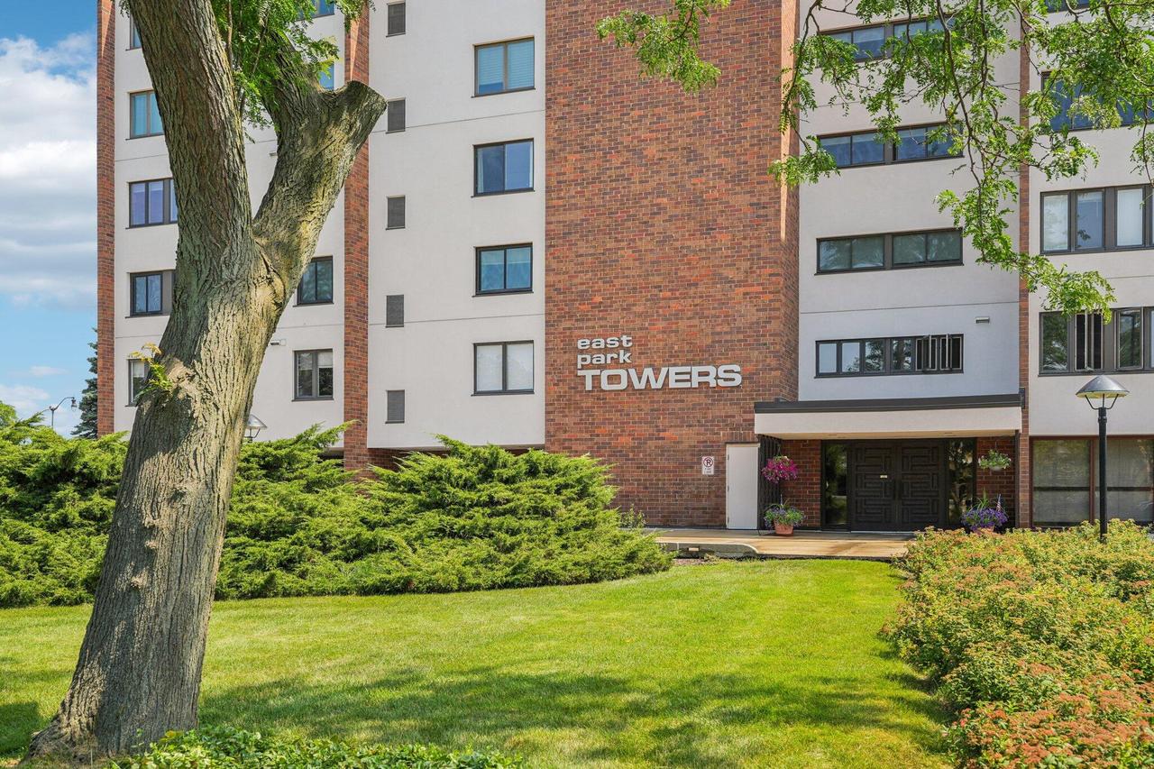 111 11th St #5BS, Racine, WI 53403