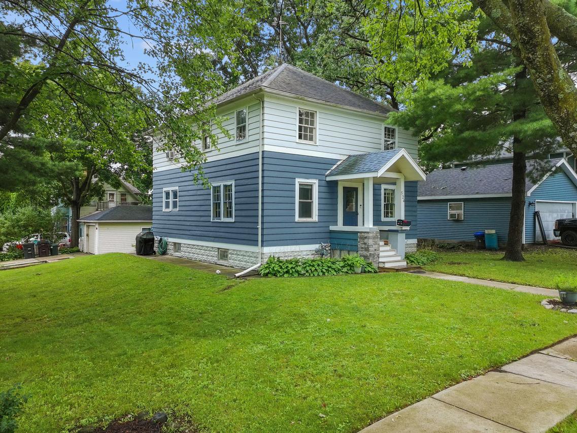 524 High St, Delavan, WI 53115