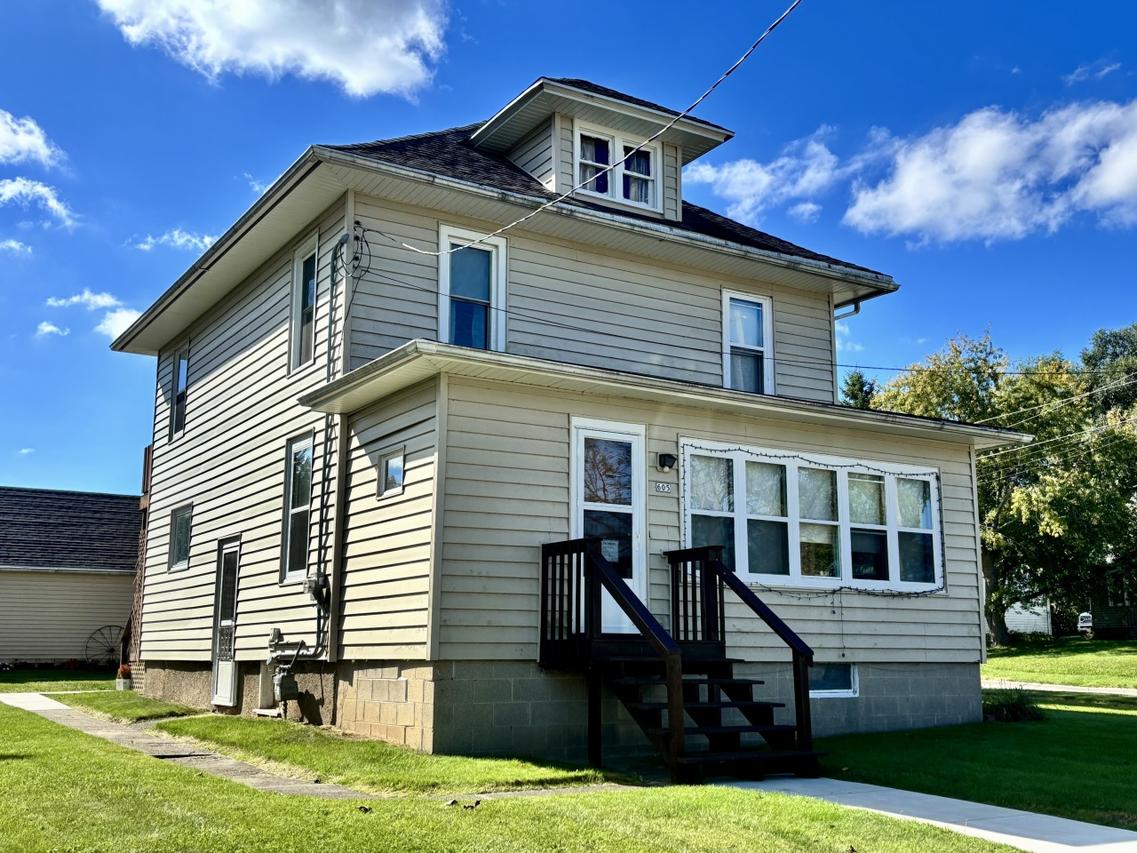 605 Highland Ave, Kewaskum, WI 53040
