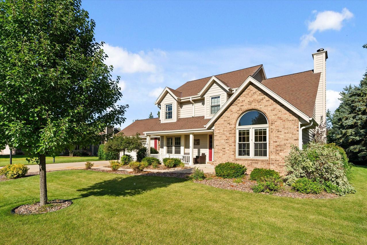W144N10832 Lincoln Dr, Germantown, WI 53022