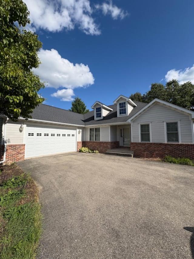 413 Maple Ln, Williams Bay, WI 53191