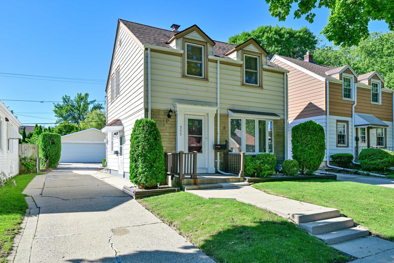 305 E Van Beck Ave, Milwaukee, WI 53207