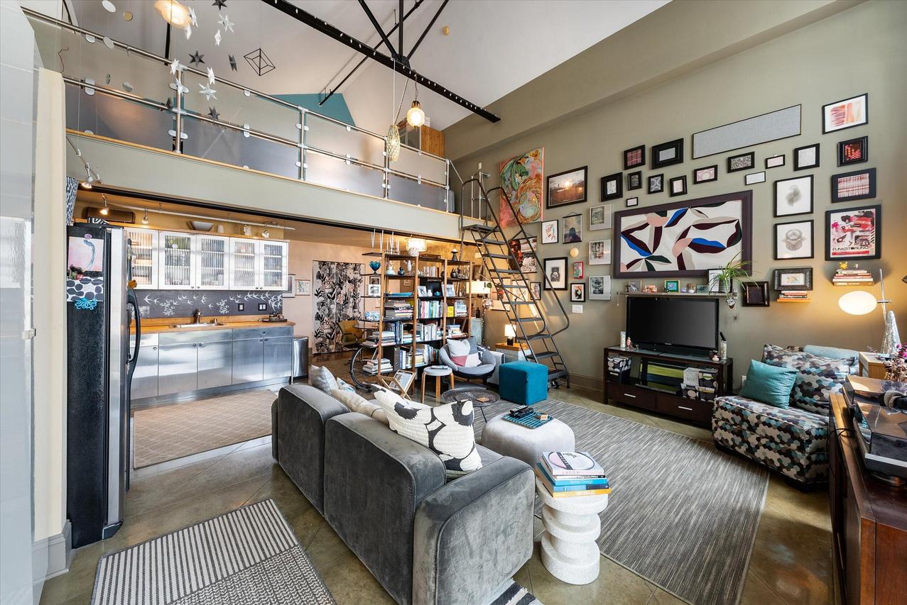 3059 N Weil St #120, Milwaukee, WI 53212