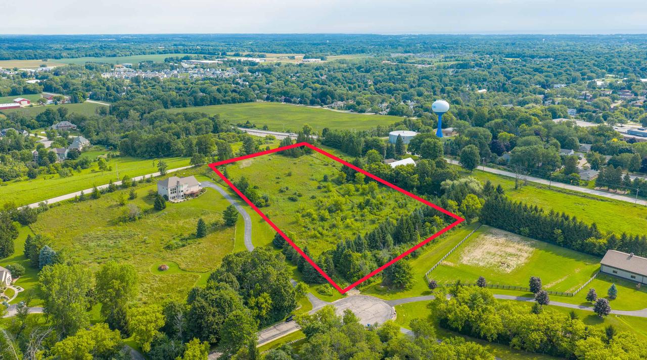 Lt9 N Sherman Ct, Cedarburg, WI 53012