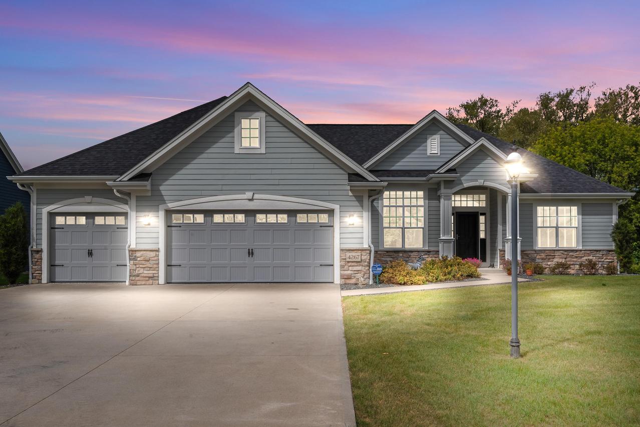 4267 Woodland Ct, Jackson, WI 53037