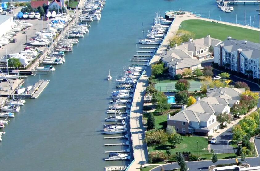 19 Gaslight Pointe Marina - #Slip #19, Racine, WI 53403