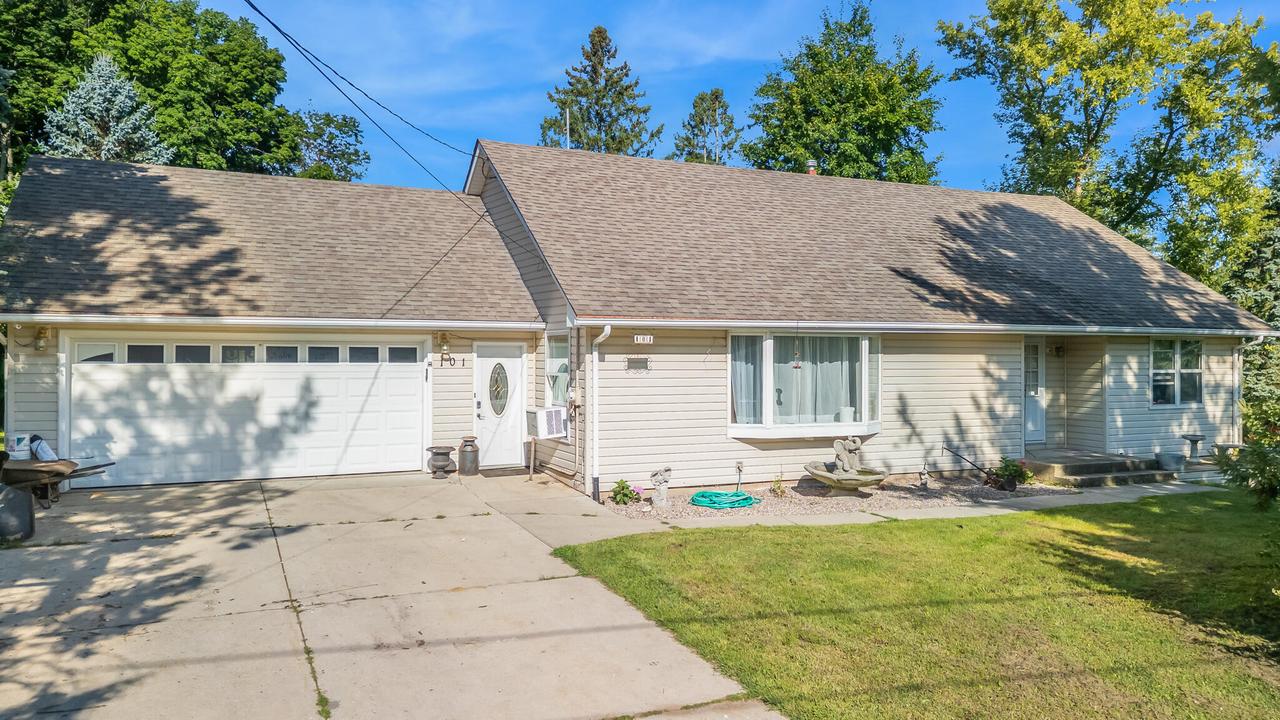 101 Deppiesse Rd, Random Lake, WI 53075