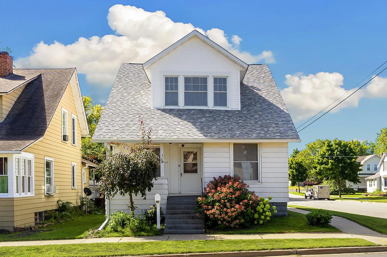 314 W Jackson St, Tomah, WI 54660