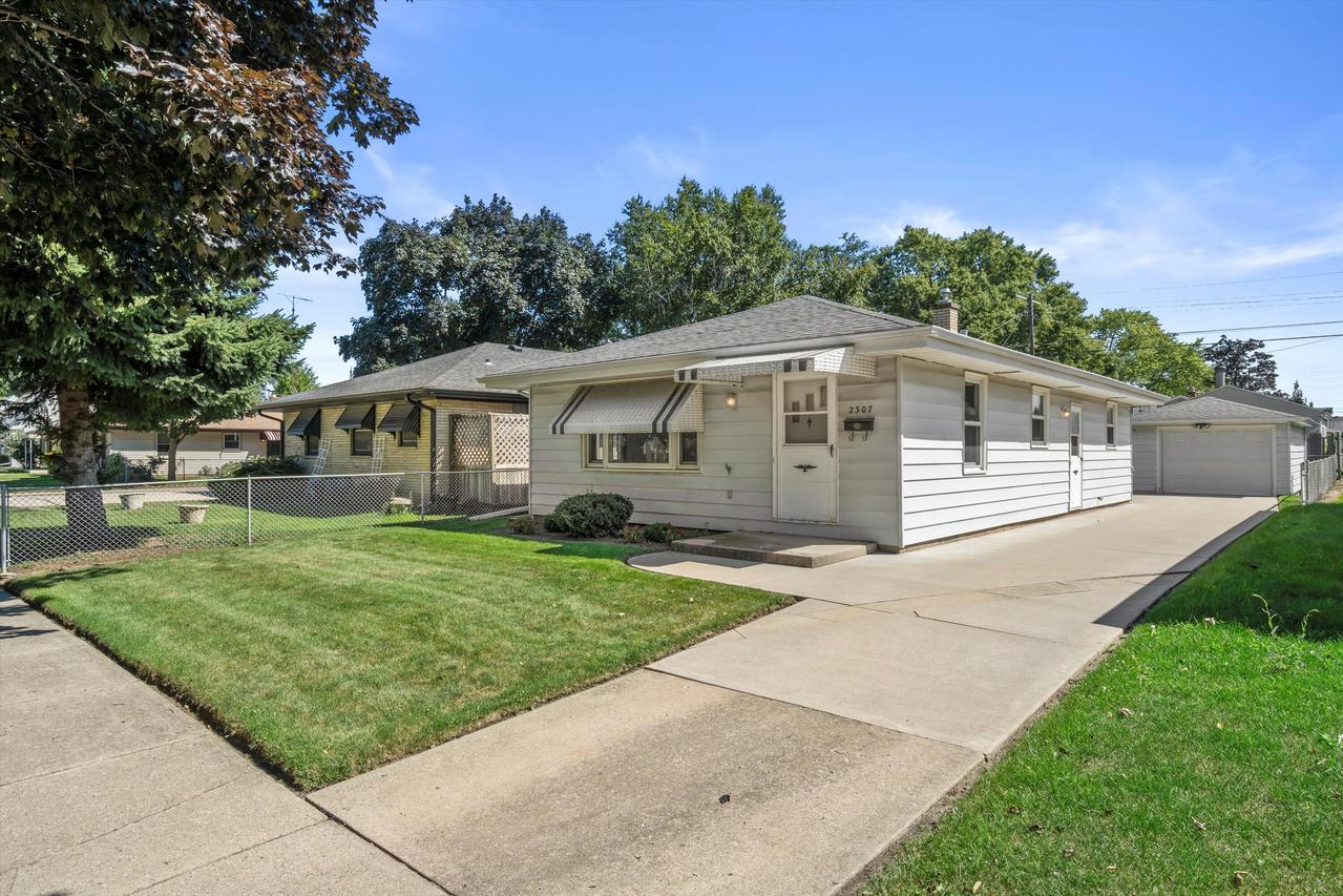 2307 Hayes Ave, Racine, WI 53405