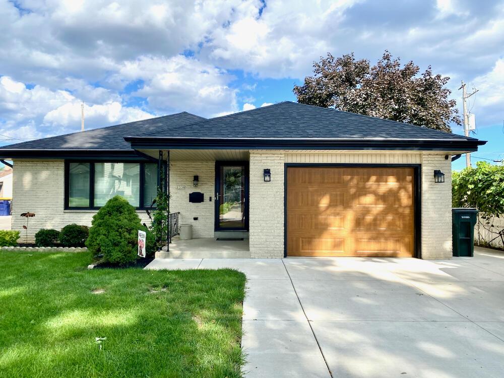 1338 S 94th St, West Allis, WI 53214