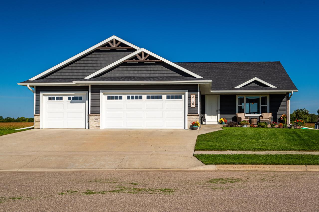 2127 Spakenburg Rd, Holmen, WI 54636