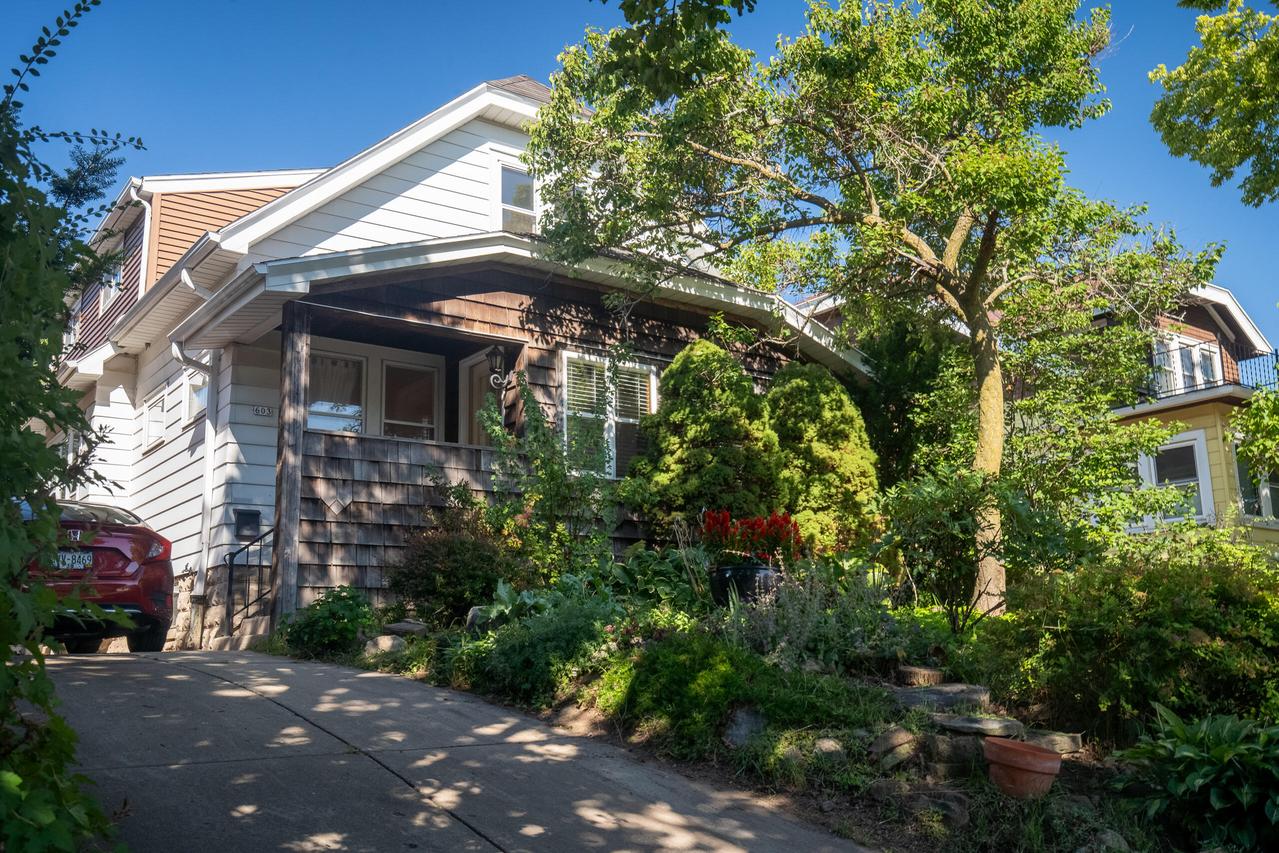 603 N 54th St, Milwaukee, WI 53208