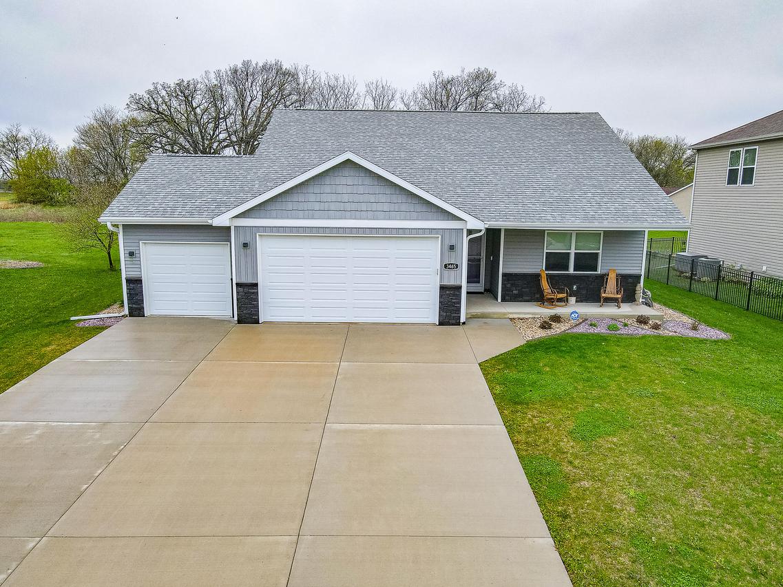 3465 Samson Dr, Janesville, WI 53563