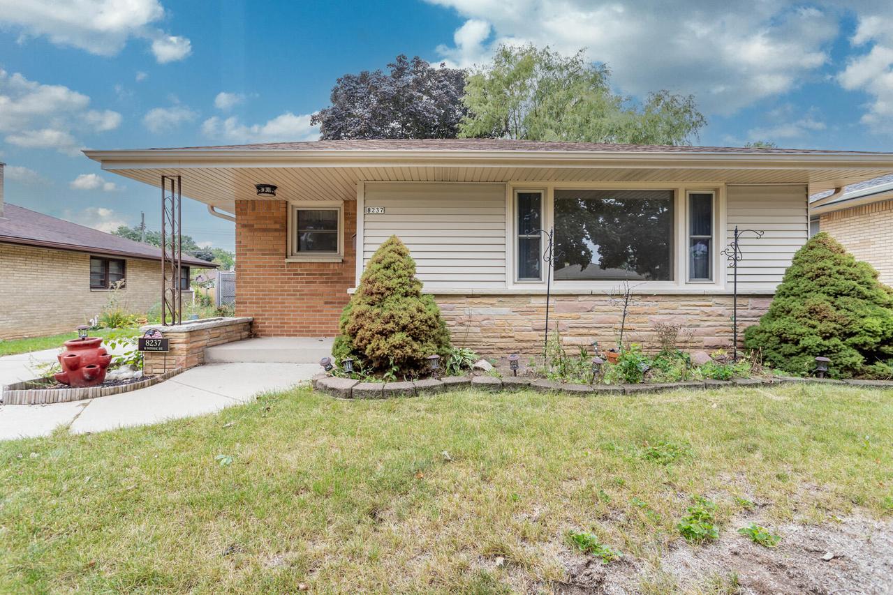 8237 W Potomac Ave, Milwaukee, WI 53218