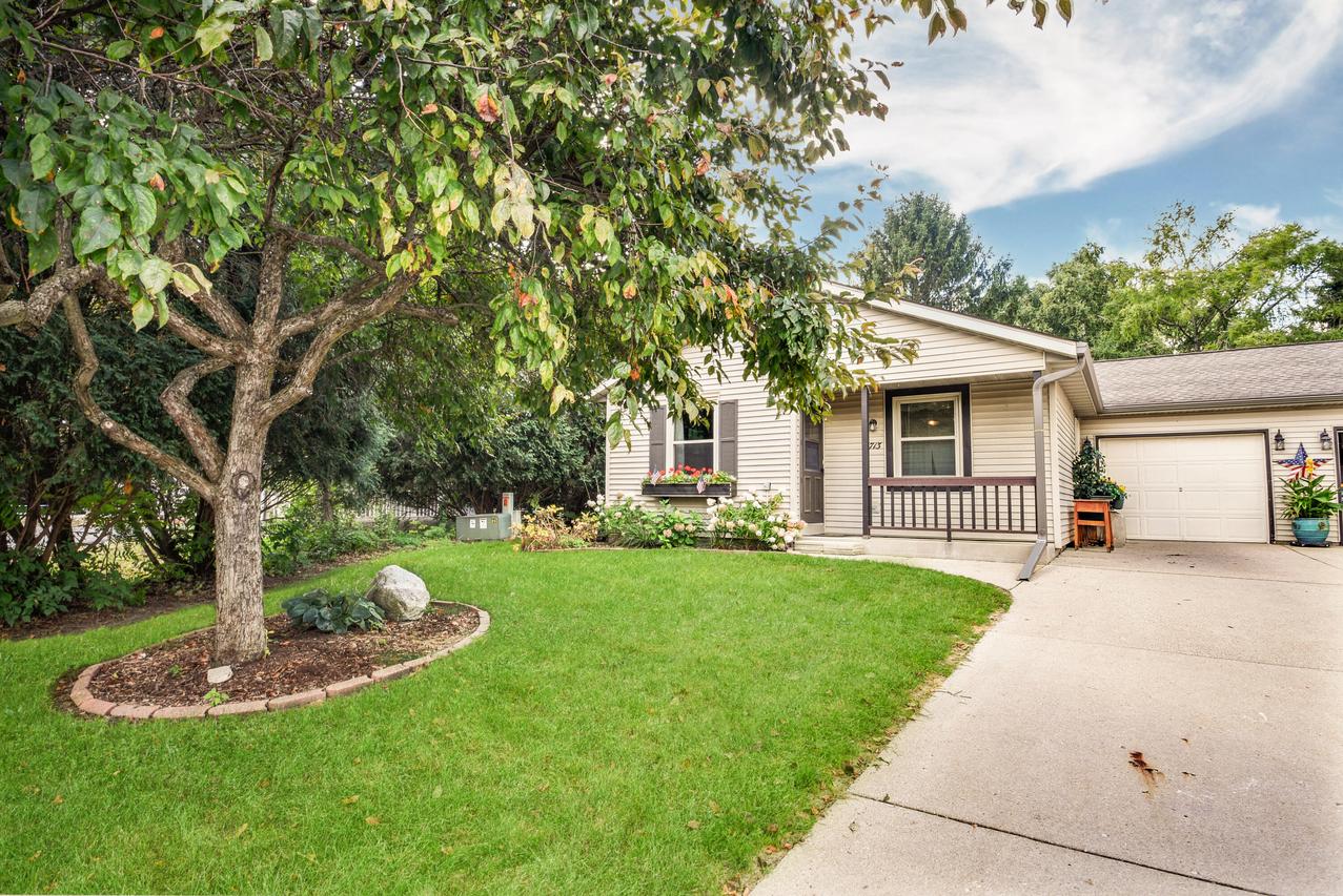 1713 Carrie Ln, West Bend, WI 53095