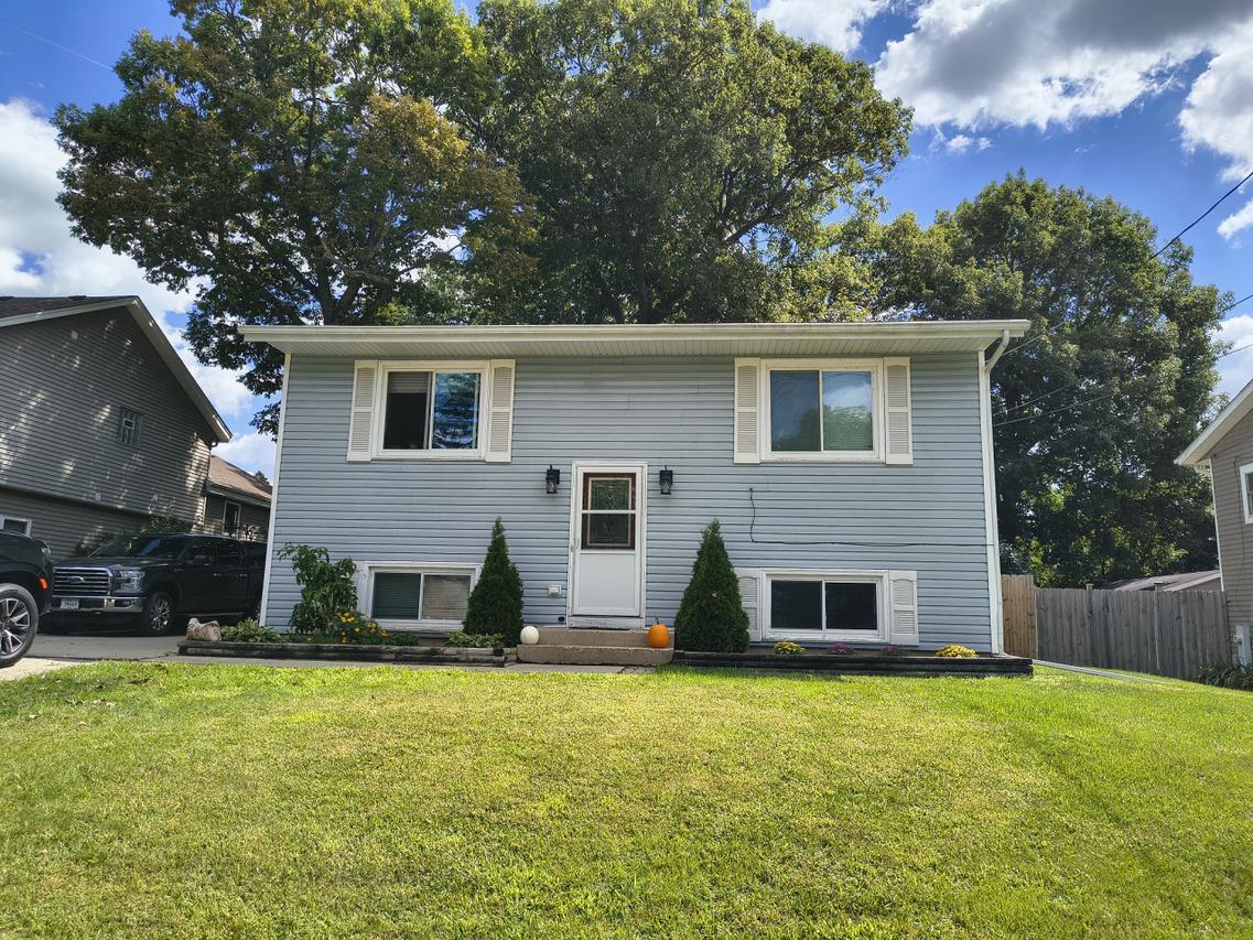 6811 236th Ave, Paddock Lake, WI 53168