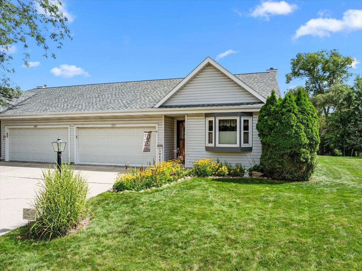 1421 Vogt Dr, West Bend, WI 53095