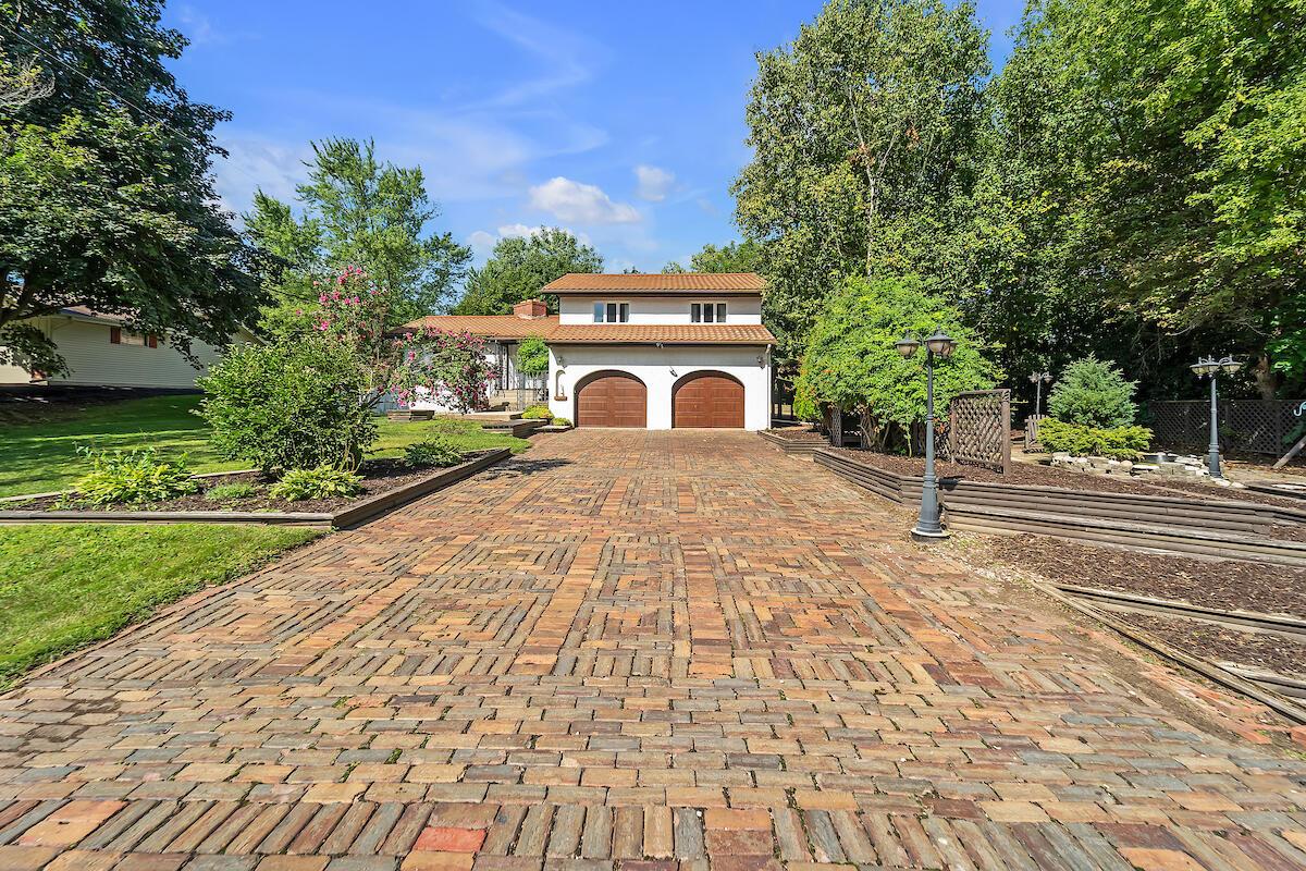 4448 Ridgecrest Dr, Mount Pleasant, WI 53403