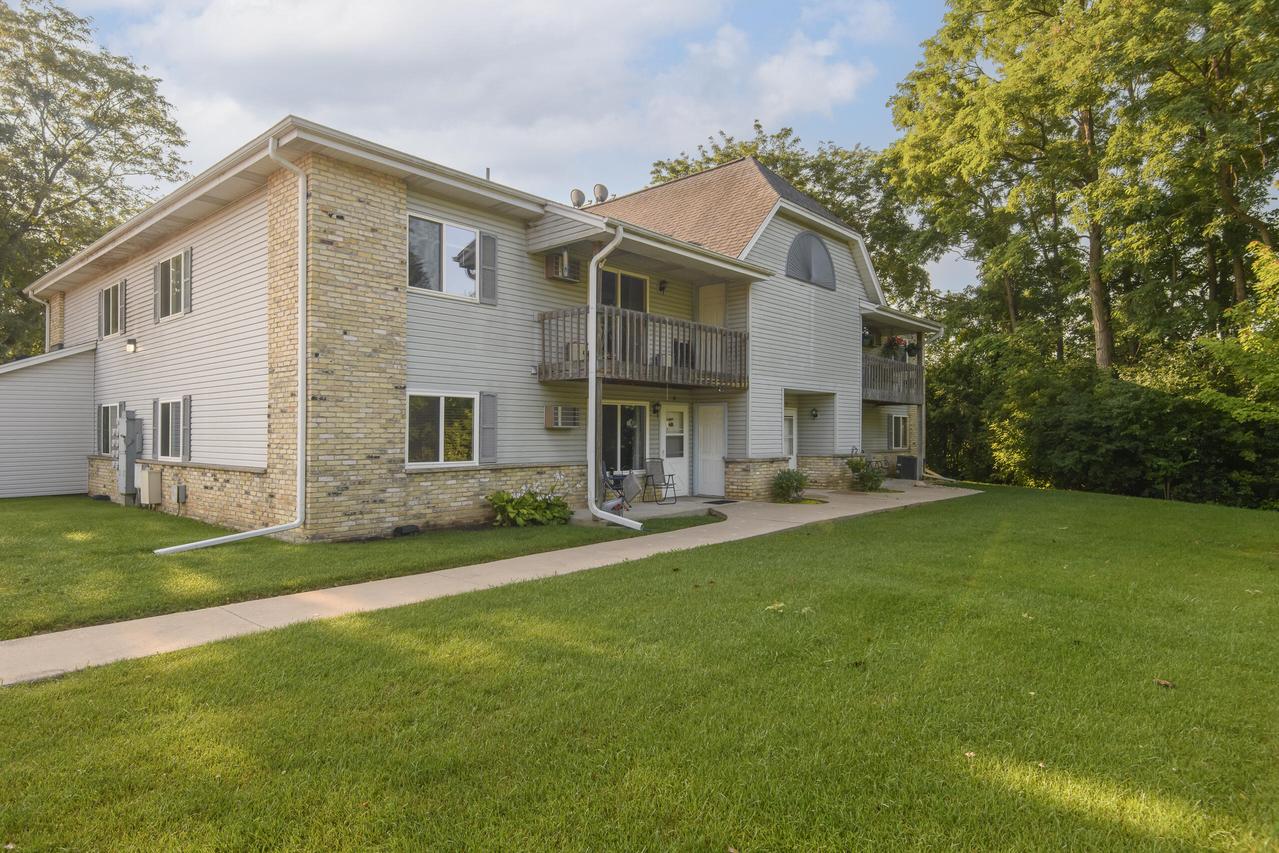 26602 Lilac Ln #10, Norway, WI 53185