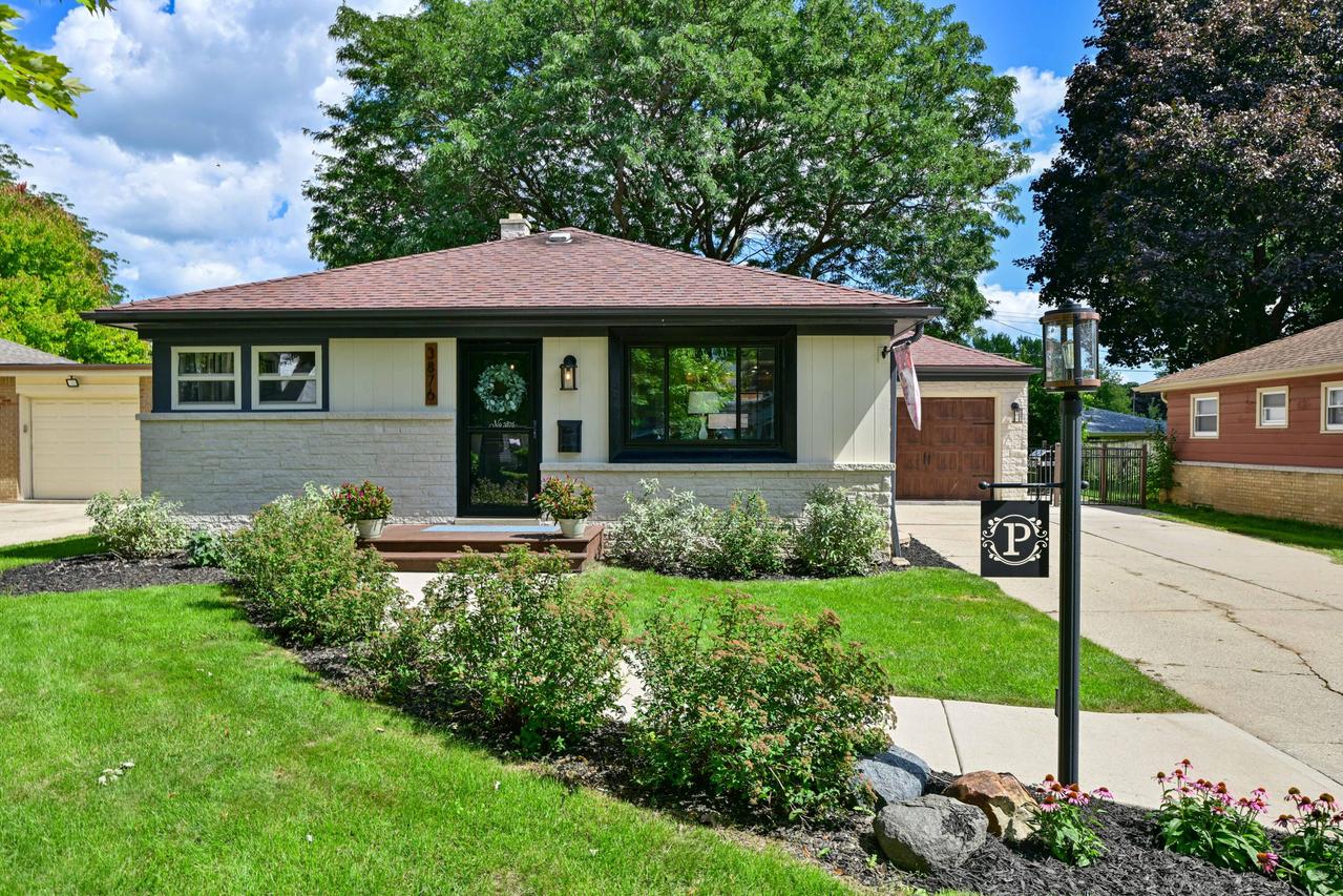 3876 N 86th St, Milwaukee, WI 53222