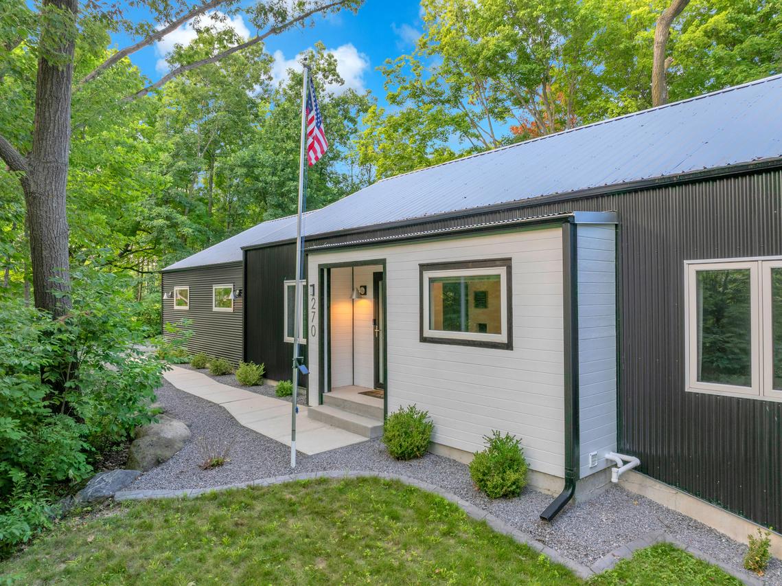 270 Nordic Ln, Slinger, WI 53086