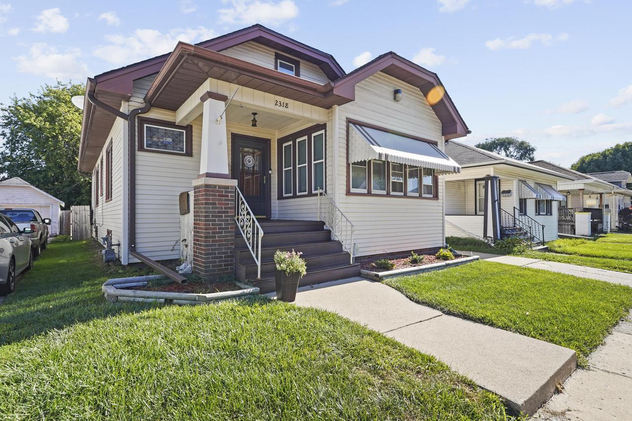 2318 Meachem St, Racine, WI 53403