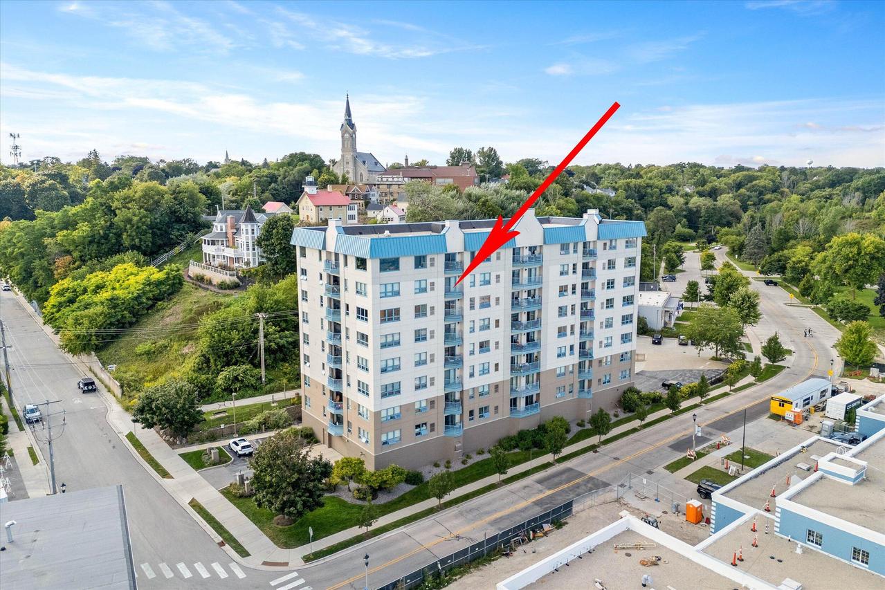 415 N Lake St #701, Port Washington, WI 53074